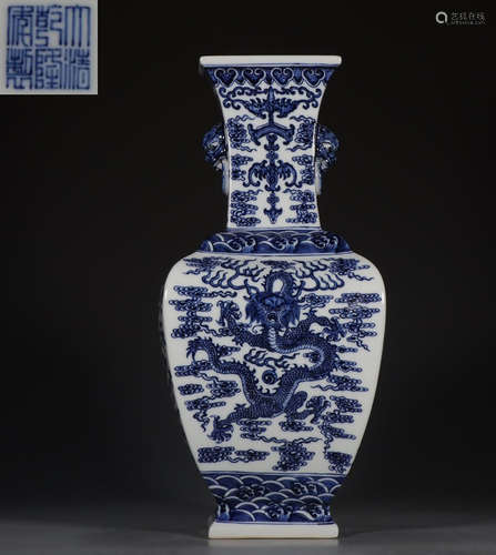 DAQINGQIANLONGNIANZHI MARK BLUE&WHITE GLAZE VASE