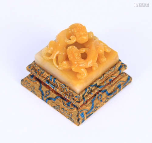 TIANHUANG STONE SEAL CARVED WITH DRAGON