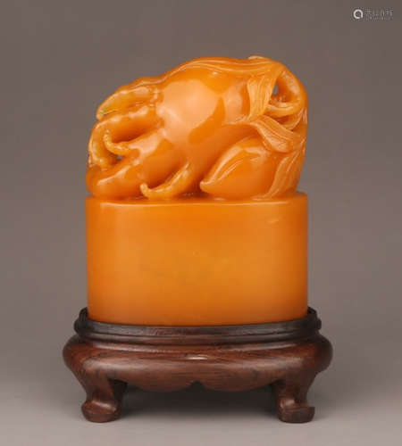 TIANHUANG STONE SEAL CARVED WITH AUSPICIOUS PATTERN