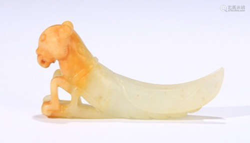 HETIAN JADE PENDANT SHAPED WITH MANTIS