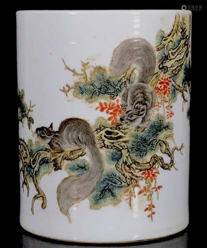 SHALLOW GLAZE BRUSH POT PAINTED WITH SQUIRREL