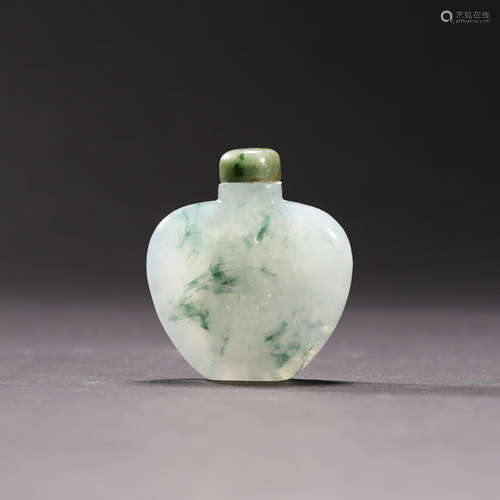 A  JADEITE ‘FU AND SHOU’ SNUFF BOTTLE