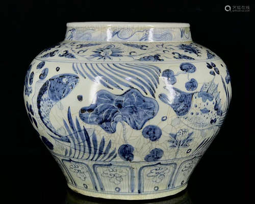 BLUE&WHITE GLAZE JAR PAINTED WITH FISH PATTERN