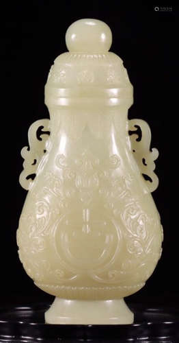 HETIAN JADE VASE WITH BEAST PATTERN