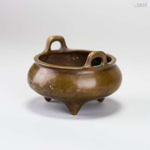 A CHINESE BRONZE CENSER