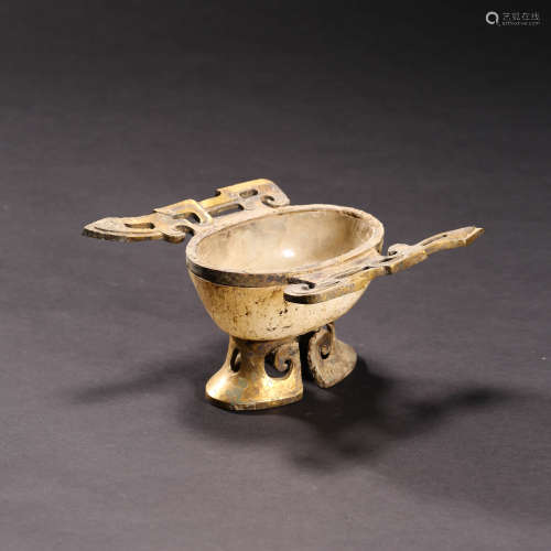 A CRYSTAL CUP WITH GILT-BRONZE DECORATION