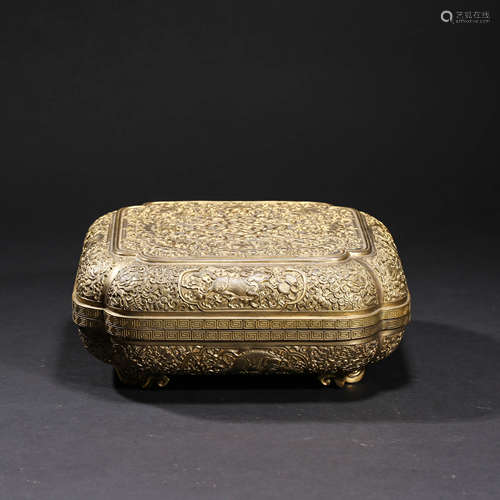 A GILT-BRONZE ‘BABAO’ BOX AND COVER