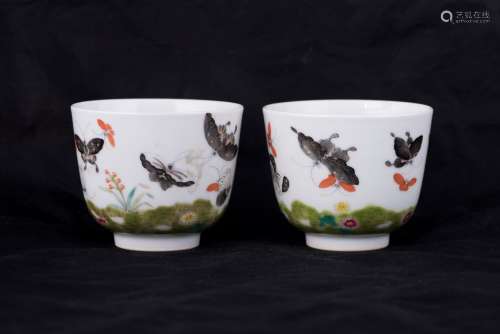 A PAIR OF FAMILLE ROSE 'BUTTERFLY' CUPS