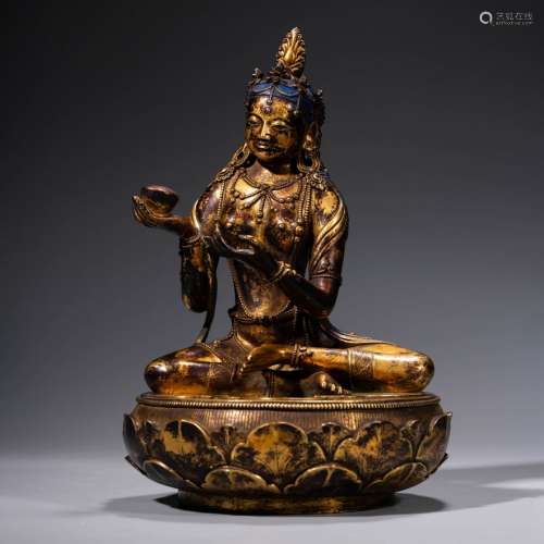 A Gild Bronze Guanyin Statue