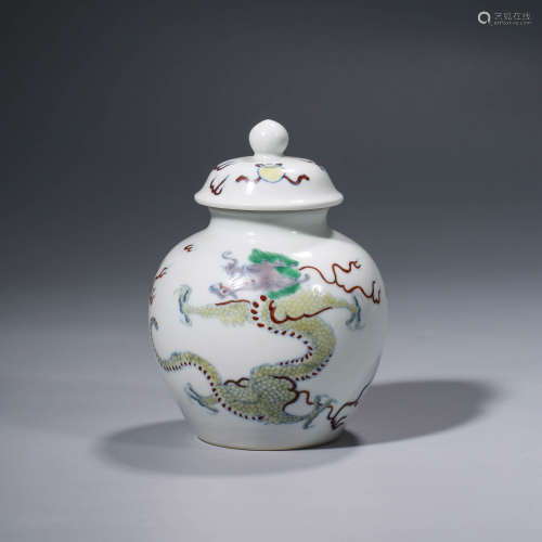 A Dragon Pattern Porcelain Jar with Cover