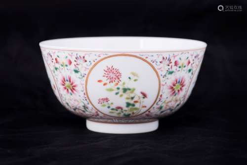 A FAMILLE ROSE PORCELAIN BOWL, WITH QIANLONG SEAL MARK