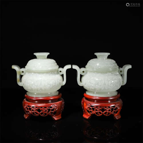 A Pair of Floral Carved Hetian Jade Vase with Standing