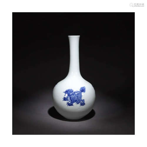 A Blue and White Kylin Pattern Porcelain Flask