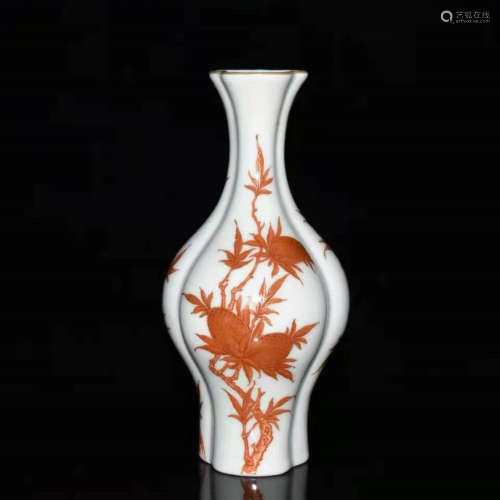 An Iron Red Melon&Fruit pattern Porcelain Vase