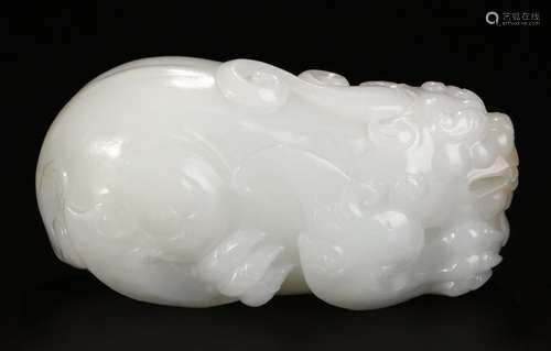 HETIAN JADE CARVED PIXIU SHAPED PENDANT