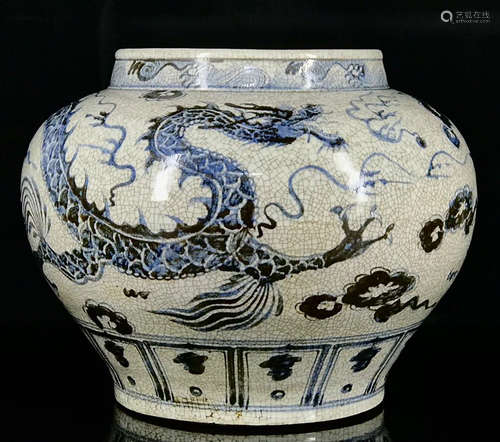 BLUE&WHITE GLAZE VASE WITH DRAGON PATTERN