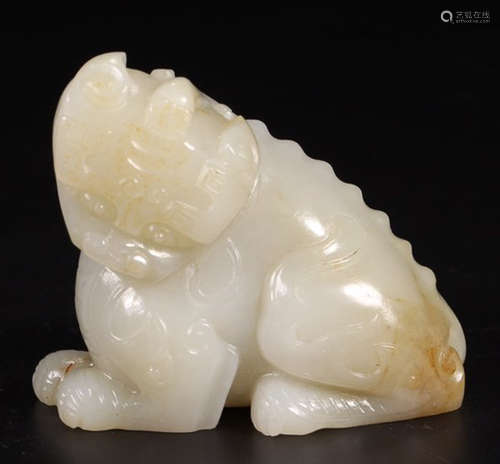 HETIAN JADE CARVED BEAST SHAPED PENDANT