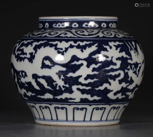 BLUE&WHITE GLAZE VASE WITH DRAGON PATTERN