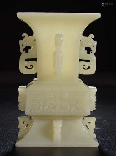 HETIAN JADE CARVED BEAST PATTERN VASE