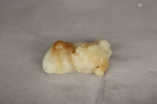 Hetian Jade Piece Carved with Beast Mother and Son, Qing Dynasty