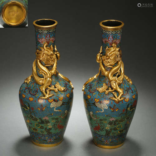 A PAIR OF CHINESE QING DYNASTY CLOISONNE BOTTLES WITH DRAGON PATTERN