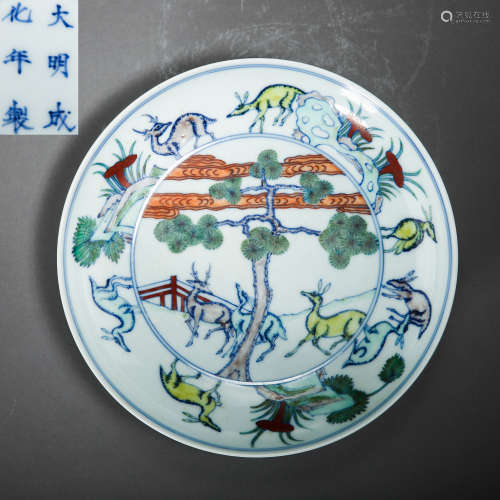 MING DYNASTY, CHINESE DOUCAI PORCELAIN PLATE