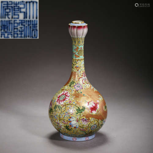 QING DYNASTY, CHINESE FAMILLE ROSE GARLIC SHAPED HEAD BOTTLE