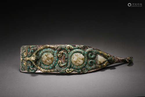 CHINESE BRONZE BELT HOOK INLAID WITH GOLD, SILVER AND HETIAN JADE