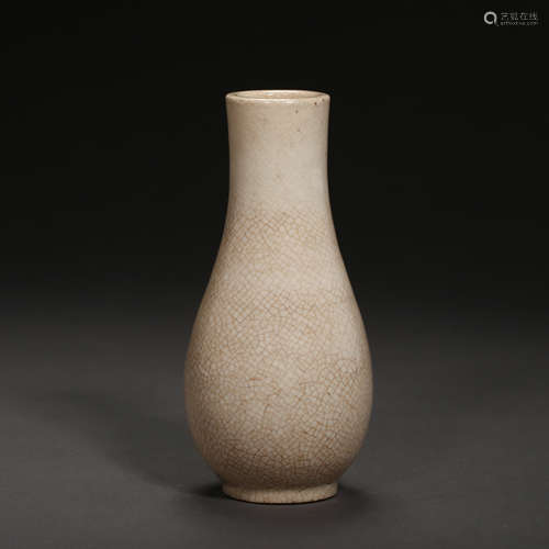 OLD CHINESE CELADON VASE