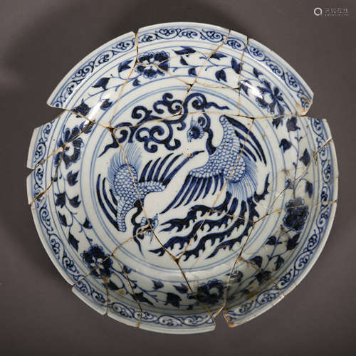 YUAN DYNASTY, CHINESE BLUE AND WHITE PORCELAIN PLATE (RESTORED)