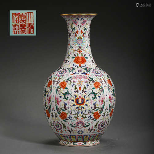 QING DYNASTY, CHINESE FAMILLE ROSE PORCELAIN BOTTLE