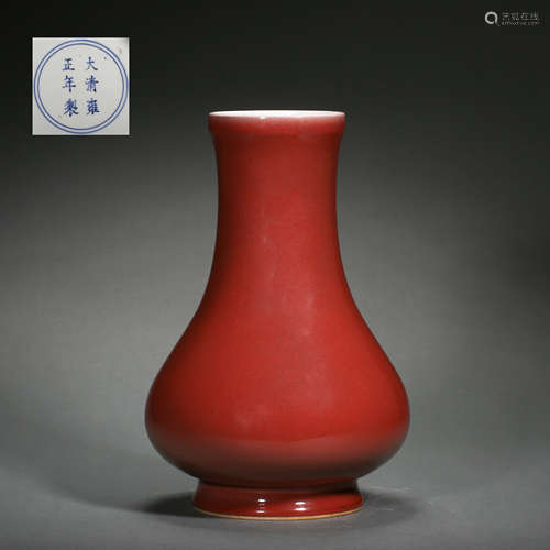 QING DYNASTY, CHINESE RED GLAZED PORCELAIN BOTTLE