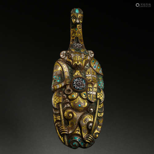 CHINESE BRONZE BELT HOOK INLAID WITH GOLD, SILVER, TURQUOISE AND GEMSTONE