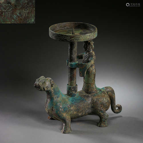 CHINESE HAN DYNASTY BRONZE LAMP