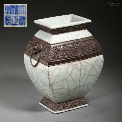 QING DYNASTY, CHINESE SQUARE BOTTLE, YONGZHENG MARK