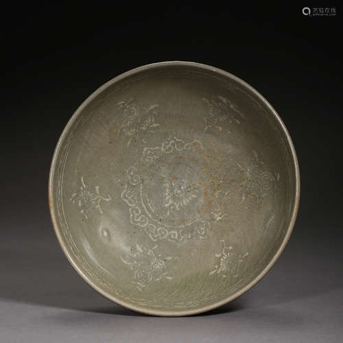 OLD CHINESE CELADON PLATE