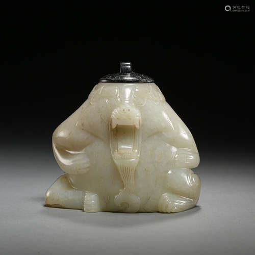 CHINESE BEAST SHAPED HETIAN JADE JAR