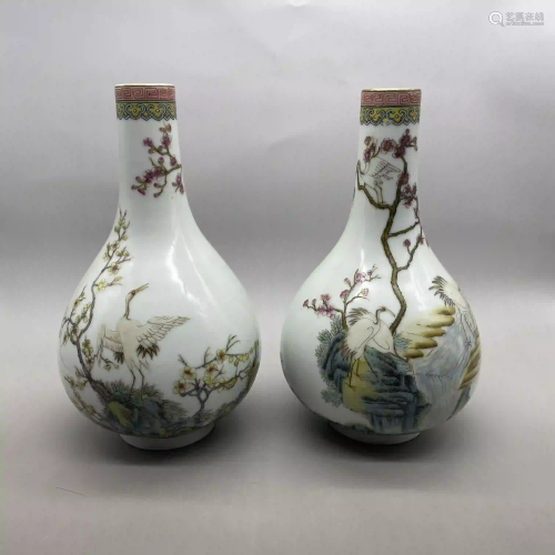 A pair of Qianlong famille rose vase