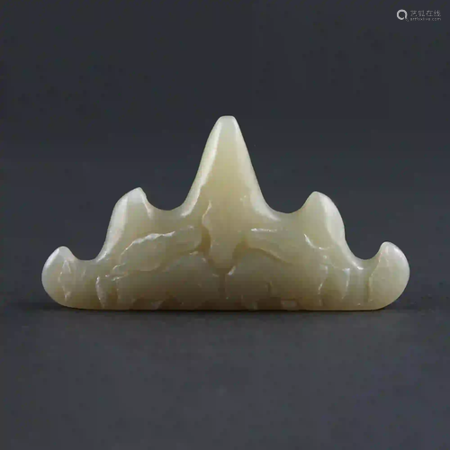 Hetian white jade mountain-shaped pen holder in Qing