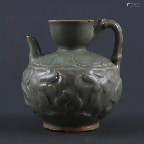 Five Dynasties Yaozhou Kiln Celadon Engraved Flower Pot