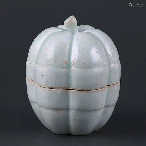 Song Hutian Kiln Blue and White Glazed Melon Prismatic