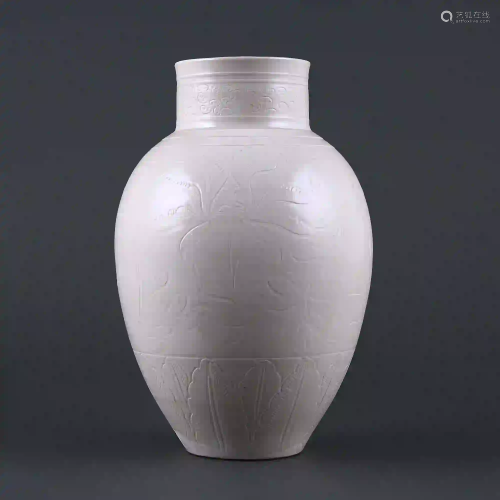 Song Ding kiln white glaze carved vase