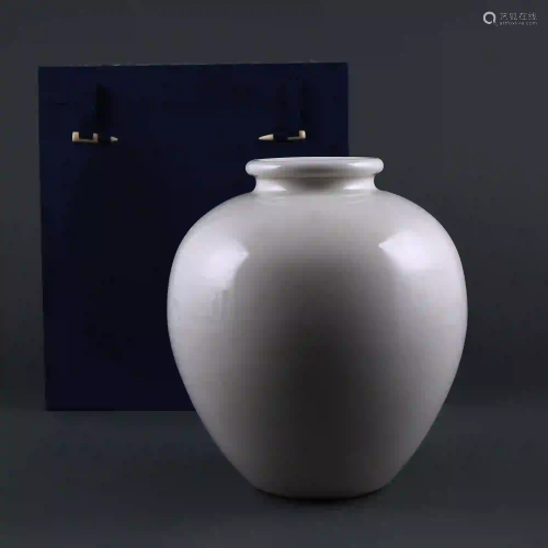 Tang Dynasty style Xing Kiln White Glazed Wannian Jar