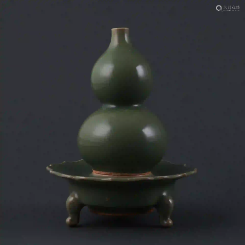 Song Dynasty style Longquan Kiln Plum Celadon