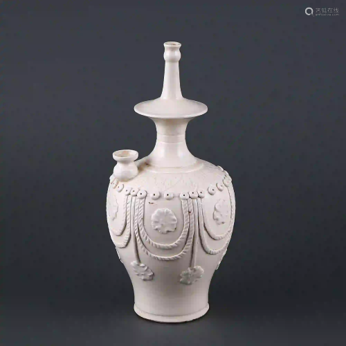 Song Ding kiln white glaze pile-plastic carved net vase