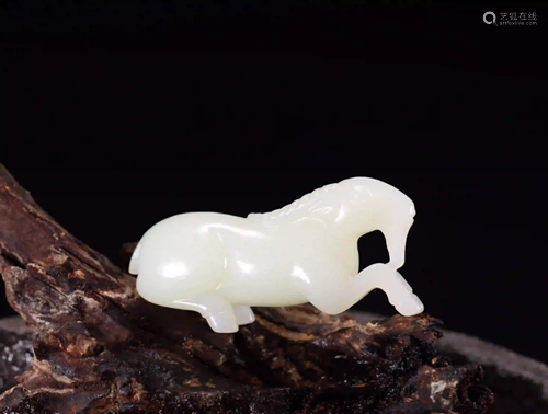 HETIAN JADE SHEEP ORNAMENT