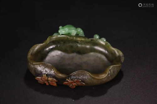 HETIAN GREEN JADE WA'QU BRUSH WASHER