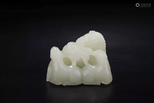 HETIAN WHITE JADE SAN'YANG'KAI'TAI ORNAMENT