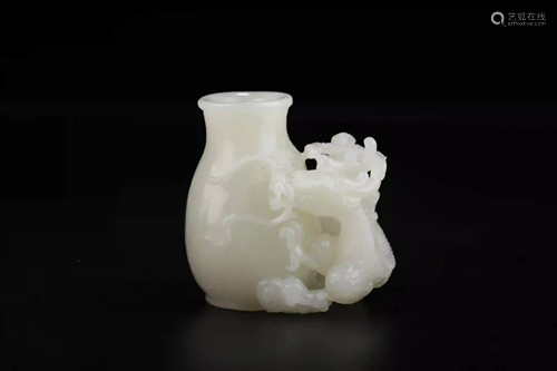 HETIAN WHITE JADE DRAGON PATTERN VASE