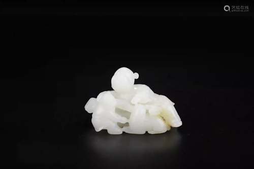 HETIAN WHITE JADE CHILD BEAST HAND PICEC